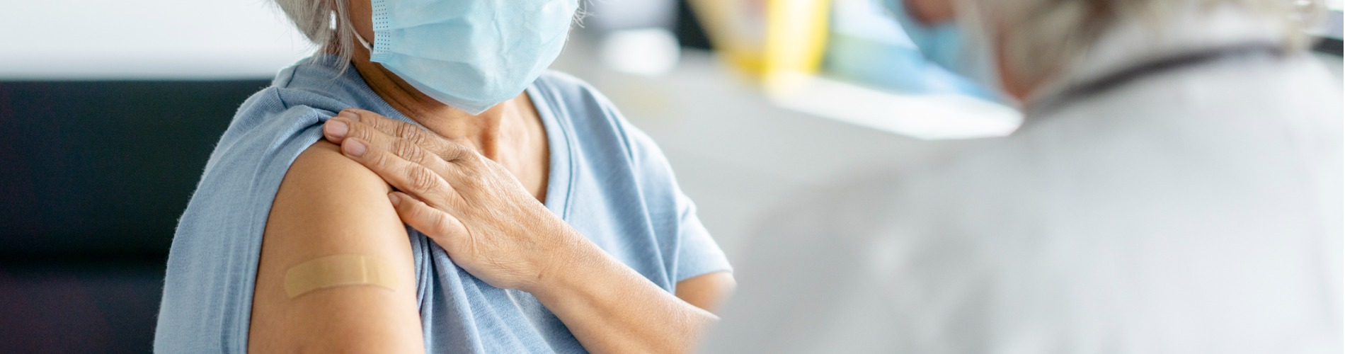 senior-patient-vaccination-1900x500